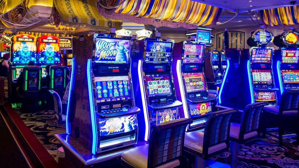 Online Slots Games: How Did They Make The Leap?